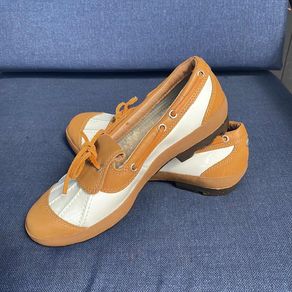 UGG Ashdale leather with sterling lining slip on duck shoe size 7